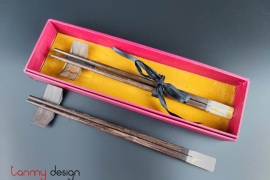 Set of 2 pairs of square rosewood chopsticks with snail head of chopstick with chopstick holders